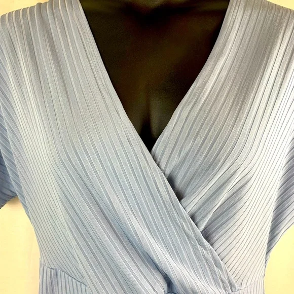 Soft Blue wWrap Stretch Shirt Top , Size 1x - Picture 4 of 4